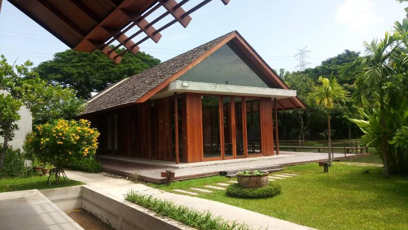Into The Forest Resort Bangkok Exterior photo